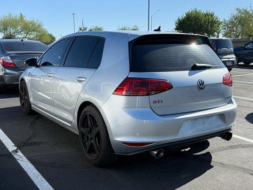 2017 Volkswagen Golf GTI 2.0T SE 4-Door