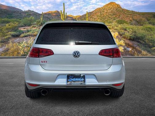2017 Volkswagen Golf GTI 2.0T SE 4-Door