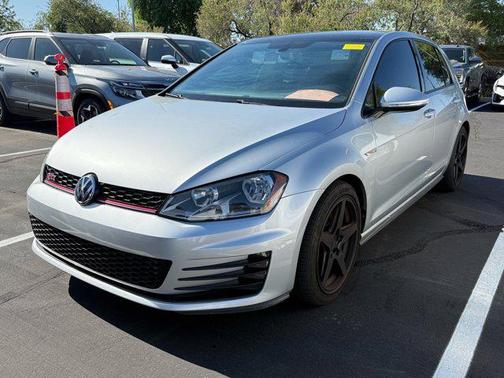 2017 Volkswagen Golf GTI 2.0T SE 4-Door