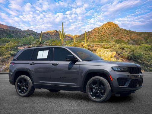 Baltic Gray Metallic Clearcoat 2022 Jeep Grand Cherokee Altitude