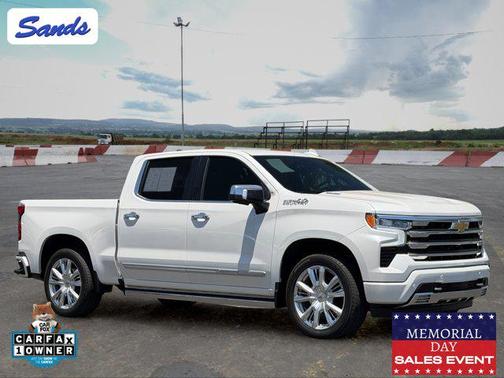 Crystal White Tricoat 2025 Chevrolet Silverado 1500 High Country