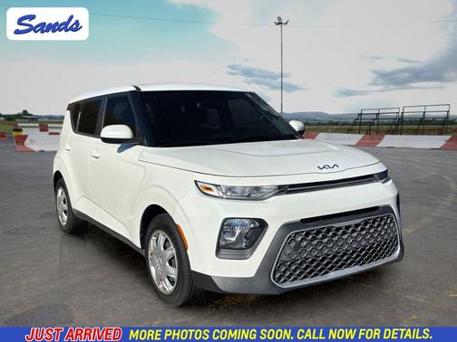 Snow White Pearl 2022 Kia Soul LX