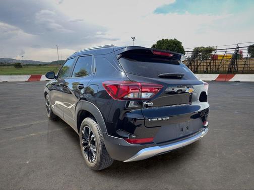 Mosaic Black Metallic 2023 Chevrolet Trailblazer LT