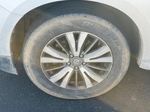 2019 Nissan Pathfinder SV