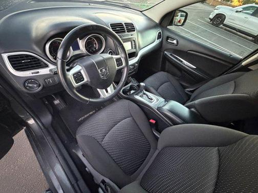 Granite Pearlcoat 2017 Dodge Journey SXT