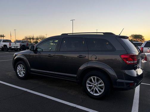 Granite Pearlcoat 2017 Dodge Journey SXT