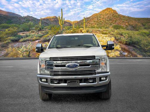 White Platinum Metallic Tri-Coat 2019 Ford F-250 Lariat