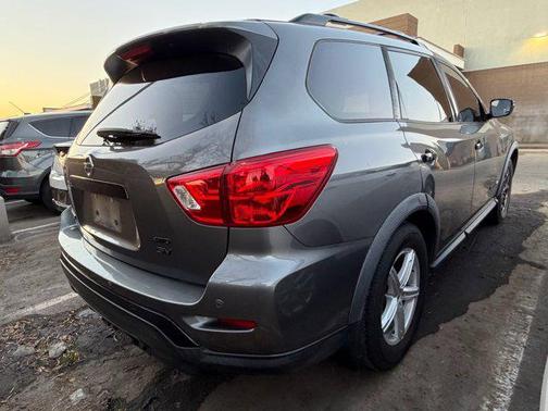 2019 Nissan Pathfinder SV