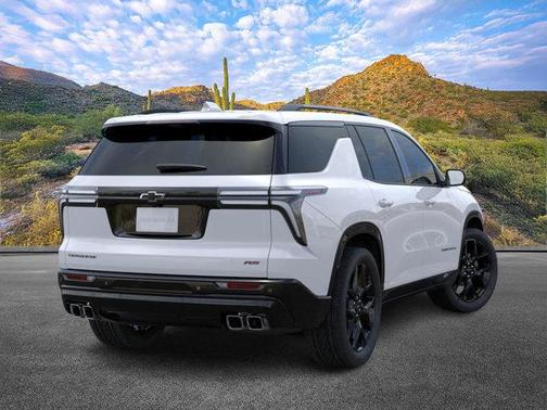 Polar White Tricoat 2026 Chevrolet Traverse RS