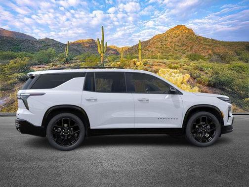 Polar White Tricoat 2026 Chevrolet Traverse RS