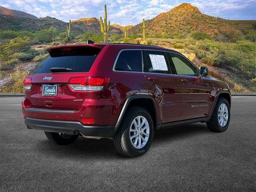 2022 Jeep Grand Cherokee Laredo