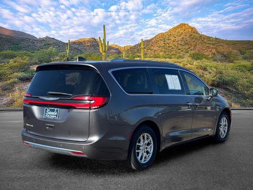 Granite Crystal Metallic Clearcoat 2021 Chrysler Pacifica Touring L