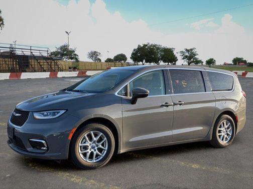 Ceramic Gray Clearcoat 2023 Chrysler Pacifica Touring L