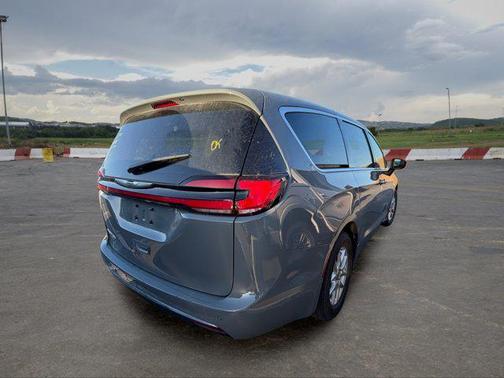 Ceramic Gray Clearcoat 2023 Chrysler Pacifica Touring L