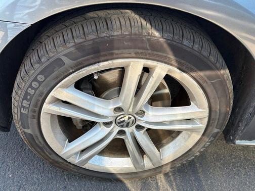 2015 Volkswagen Passat 2.0L TDI DSG SE w/Sunroof