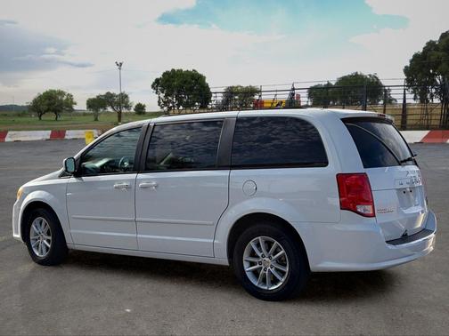 Bright White Clearcoat 2015 Dodge Grand Caravan SXT