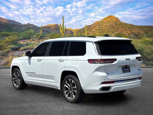 Bright White Clearcoat 2023 Jeep Grand Cherokee L Overland