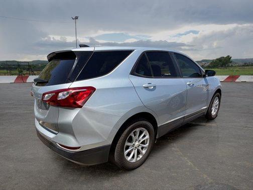 Silver Ice Metallic 2021 Chevrolet Equinox LS