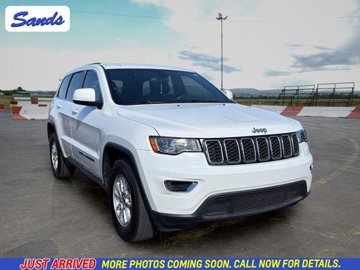 Bright White Clearcoat 2019 Jeep Grand Cherokee Laredo