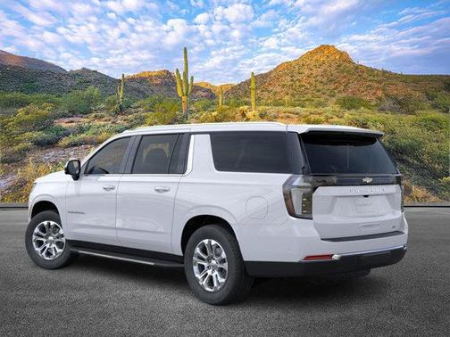 2025 Chevrolet Suburban LT
