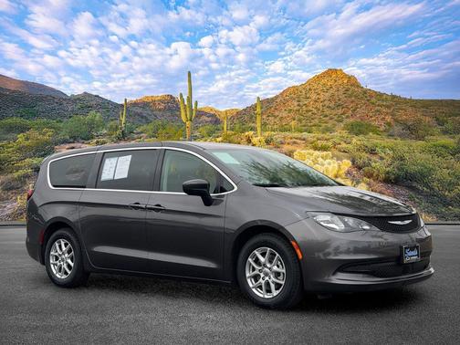Granite Crystal Metallic Clearcoat 2023 Chrysler Voyager LX