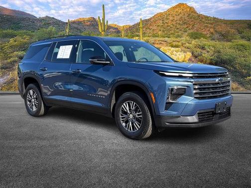 2024 Chevrolet Traverse LT