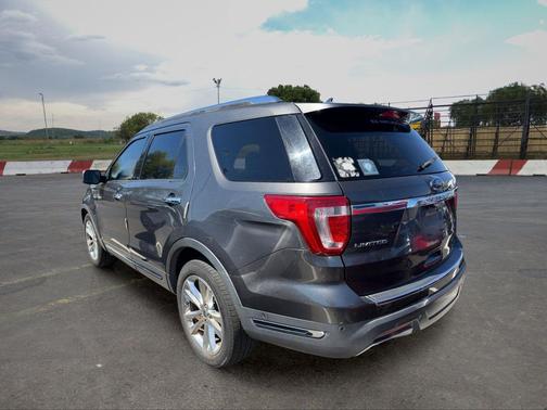 Magnetic Metallic 2018 Ford Explorer Limited
