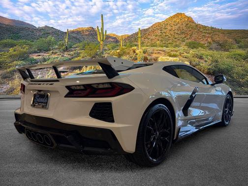 Arctic White 2027 Chevrolet Corvette Stingray w/3LT