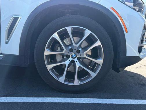 Alpine White 2021 BMW X5 sDrive40i