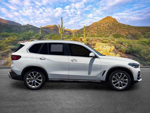 Alpine White 2021 BMW X5 sDrive40i