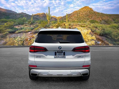 Alpine White 2021 BMW X5 sDrive40i