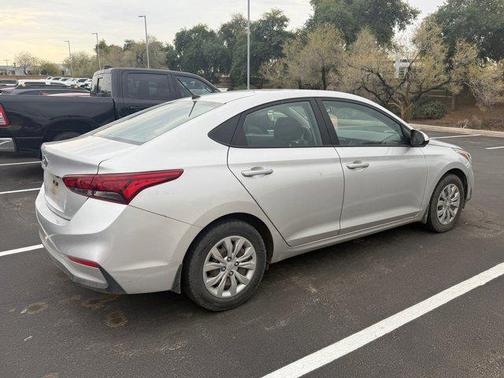 2022 Hyundai Accent SE