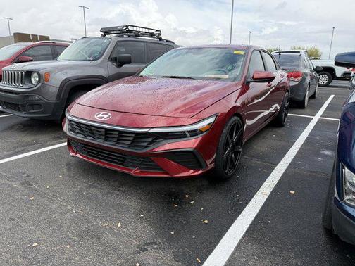 2024 Hyundai ELANTRA SE