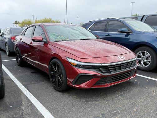 2024 Hyundai ELANTRA SE