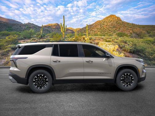 Sandstone Gray 2026 Chevrolet Traverse AWD Z71