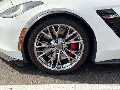 Arctic White 2018 Chevrolet Corvette Z06