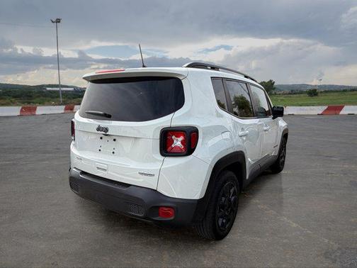 Alpine White Clearcoat 2020 Jeep Renegade Latitude