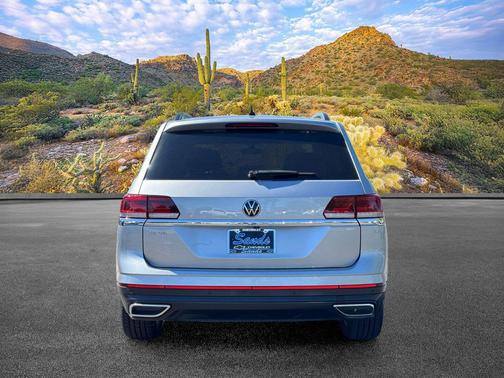 Platinum Gray Metallic 2021 Volkswagen Atlas 3.6L SE w/Technology