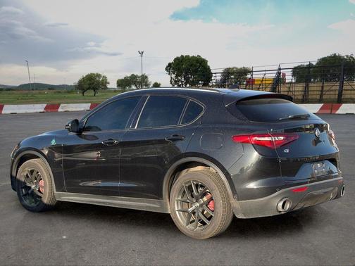Vulcano Black Metallic 2019 Alfa Romeo Stelvio Ti