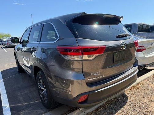 2017 Toyota Highlander LE I4
