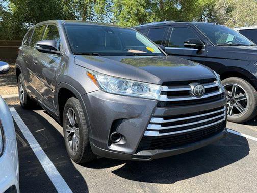 2017 Toyota Highlander LE I4