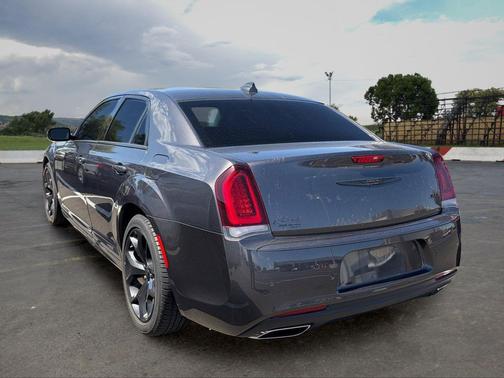 Granite Crystal Metallic Clearcoat 2022 Chrysler 300 Touring