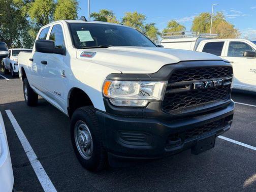 2022 RAM 2500 Tradesman Crew Cab 4x4 6'4' Box