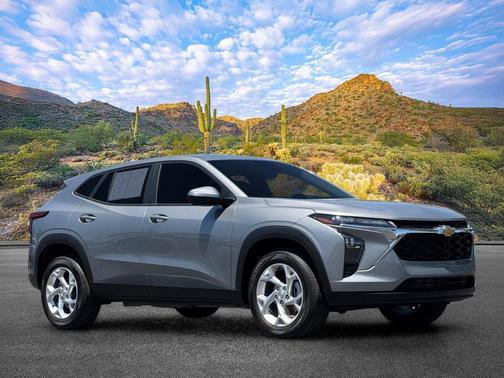 Sterling Gray Metallic 2025 Chevrolet Trax LS