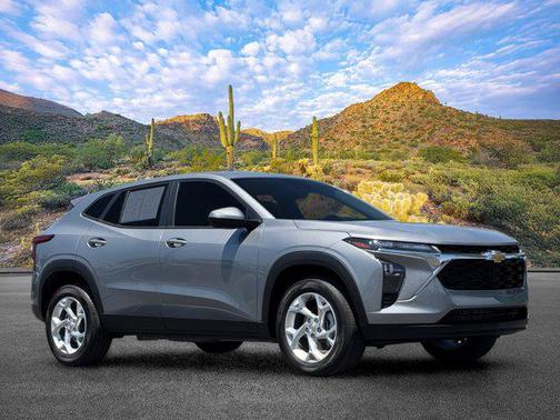 Sterling Gray Metallic 2025 Chevrolet Trax LS