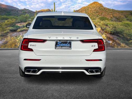 2022 Volvo S60 T5 Momentum