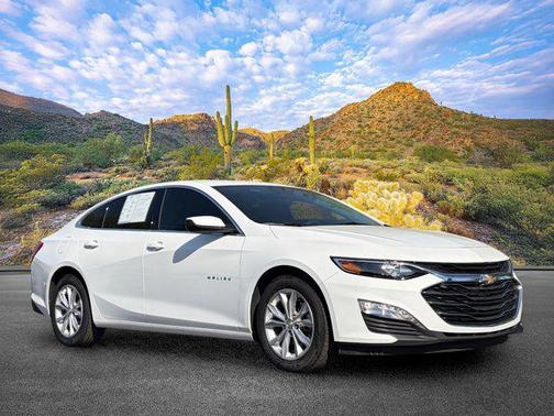Summit White 2023 Chevrolet Malibu FWD 1LT