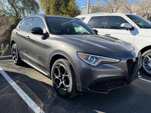 2023 Alfa Romeo Stelvio Veloce AWD