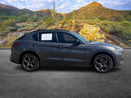 2023 Alfa Romeo Stelvio Veloce AWD