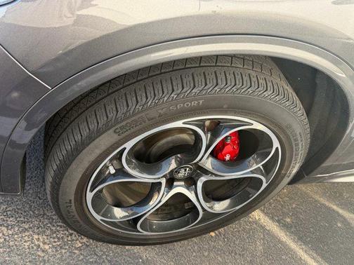 2023 Alfa Romeo Stelvio Veloce AWD